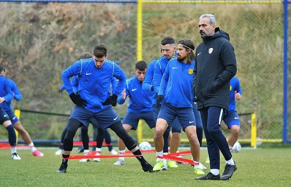 son-dakika-super-ligde-ankaragucune-transfer-yasagi-geldi-1609147508373.jpg SON DAKİKA: Süper Lig'de Ankaragücü'ne transfer yasağı geldi-2