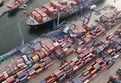 Gemi limana çarptı vinçler devrildi! İşte o korku dolu anlar...