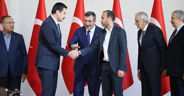 Cumhurbaşkanı Yardımcısı Yılmaz, Şanlıurfa'da iki ailenin barış yemeğine katıldı