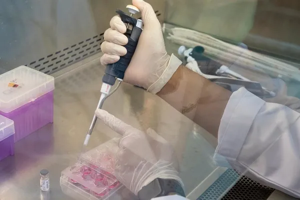 Koronavirüste bu belirtiye dikkat! Karantina sonrası her 10 kişi'den 6'sında...-1