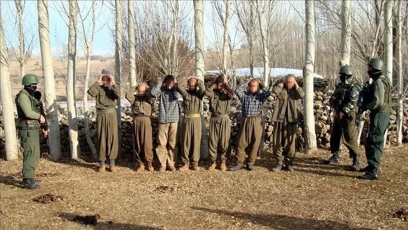 terorsuz-turkiye-icin-kanun-teklifi-genel-af-yok-silah-birakma-sarti-var-1785832249440.jpeg Terörsüz Türkiye teklifinde kırmızı çizgiler net: Genel af yok-4