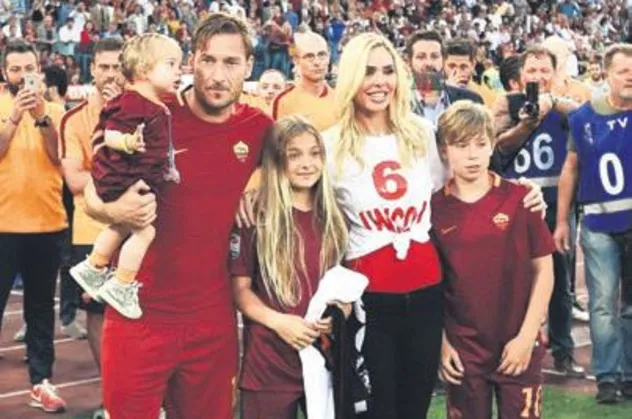 İtalyan futbolunun efsanesi Francesco Totti 20 yıllık eşinden hayatanın şokunu yaşadı! | Spor haberleri