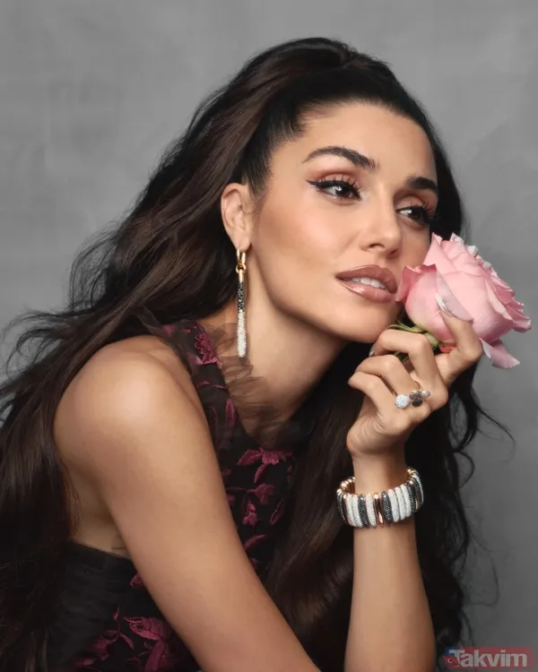 Hande Erçel’in Demet Akalın’a “Ben bile bu kadar rüküş olamam” dedirten tarzı sınıfta kaldı - 7