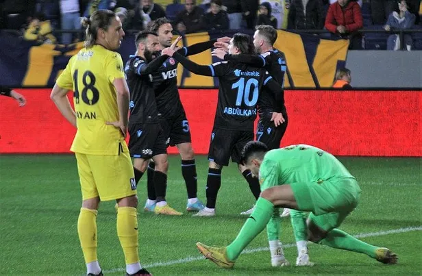 ankaragucu-trabzonspor-a-spor-canli-izle-1680634244349.jpeg Trabzonspor'a soğuk duş! Ankaragücü 1-0 geriye düştüğü karşılamayı 3-1 kazanarak tur biletini kaptı-4