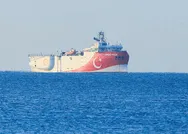 Oruç Reis gemisi Meis Adasının güneyinde sismik araştırma yapmak için Antalya Limanından ayrıldı