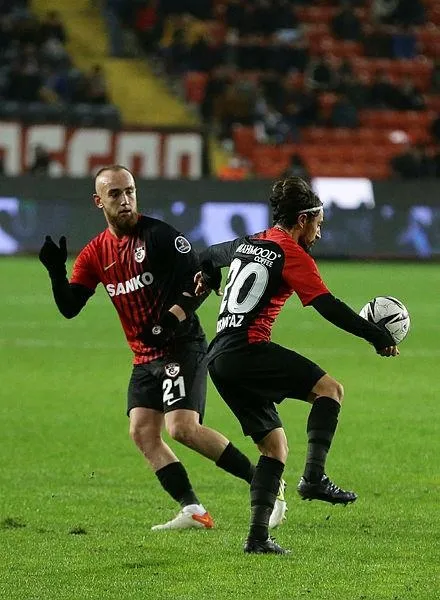 1639431018112.jpeg Fenerbahaçe'ye ağır yara! Erol Bulut eski takımına boyun eğdirdi-3
