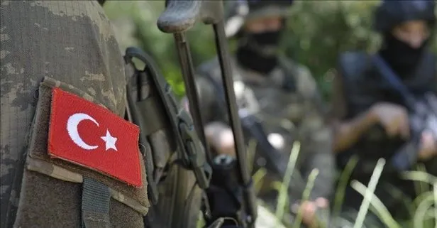 Buzlanma nedeniyle askeri araç devrildi: 2 asker şehit