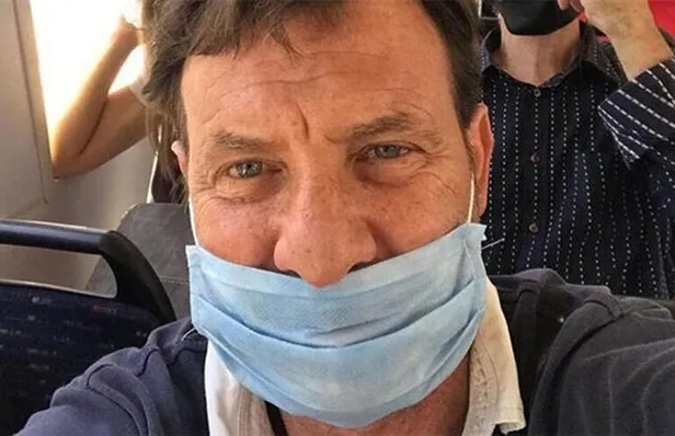 Hülya Avşar'ın eski eşi Kaya Çilingiroğlu bildiğini okumaya devam ediyor! Yine Bebek'te...-6