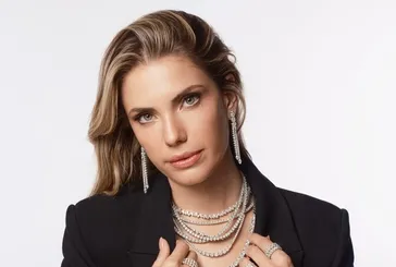 Eda Ece’den bir ilk: Kızı Mina’nın yüzünü ilk kez gösterdi