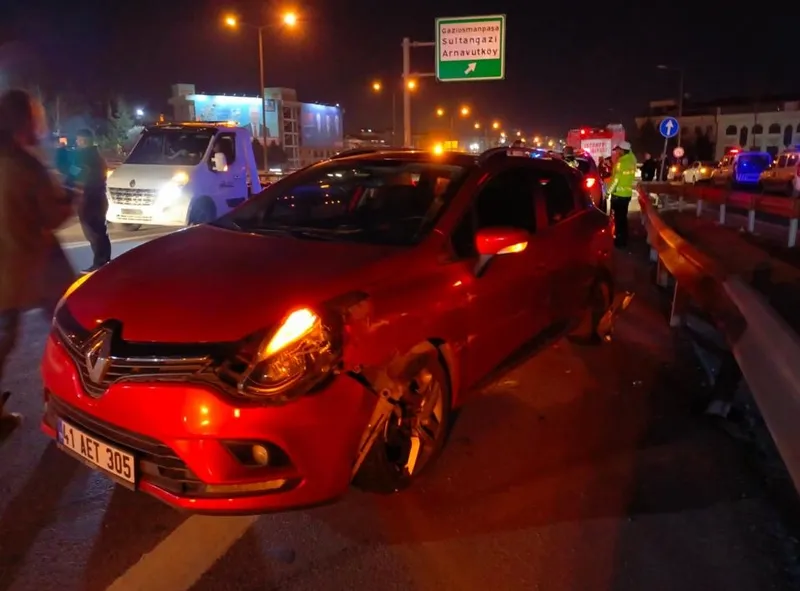 gaziosmanpasa-temde-gece-yarisi-korkunc-kaza-bariyerler-otomobile-saplandi-1-olu-1-yarali-1711333918381.jpeg