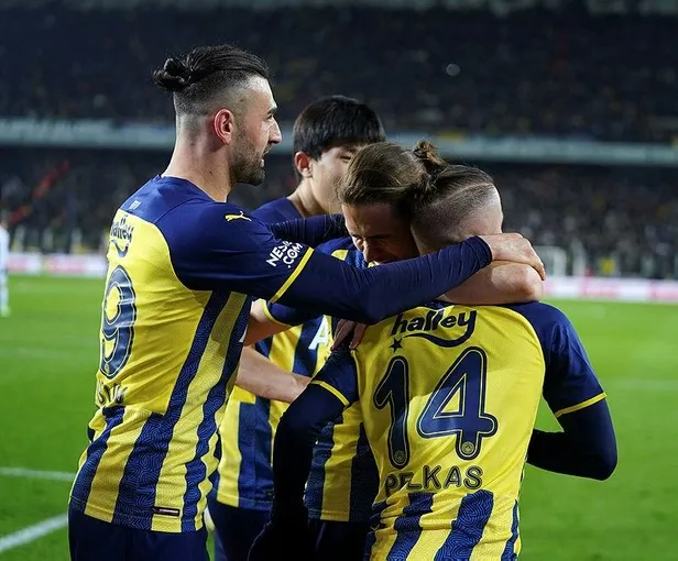 fenerbahce-konyaspora-karsi-geriden-gelip-kazanmayi-bildi-farki-2ye-indirdi-1647819929580.jpeg