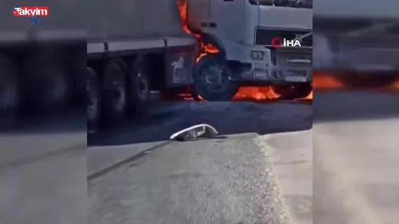 Gaziantep'te seyir halindeki tır alev aldı