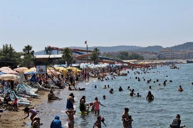 Çınarcık'a tatilci akını! 34 bin nüfuslu ilçede 400 bin turist bulunuyor-3