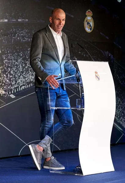 Real Madrid teknik direktörü Zinedine Zidane yine pantolon gazisi!-5