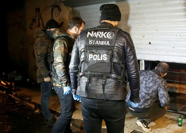 İstanbul'da özel harekattan şafak baskını-11