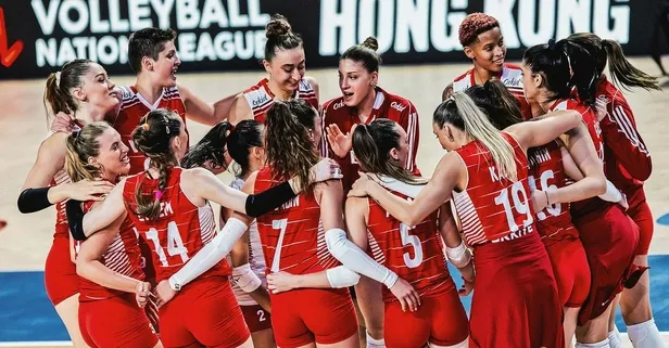 Galatasaray, Beşiktaş ve Fenerbahçe, A Milli Kadın Voleybol Takımı'nı kutladı