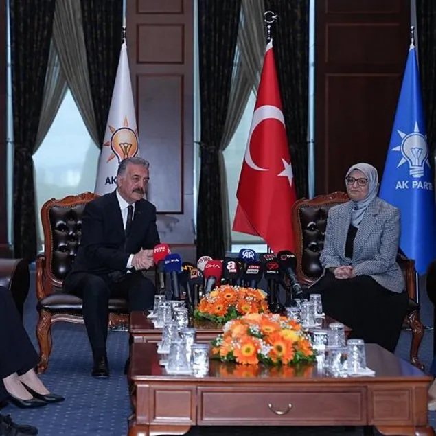 AK Parti’de siyasi partiler arası bayramlaşma