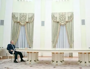 Putin’in metrelerce uzunluktaki masasının fiyatı ortaya çıktı!