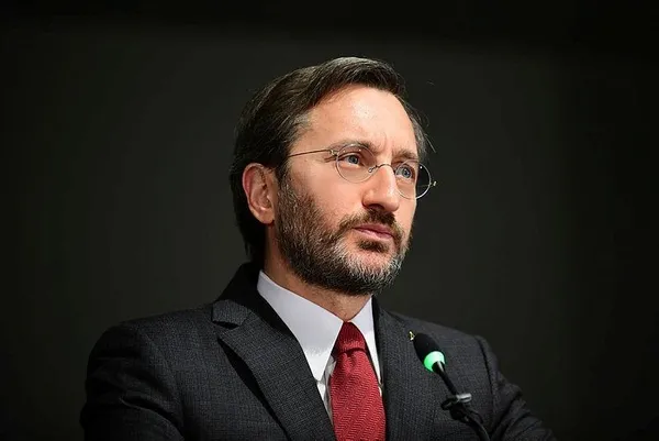 chp-genel-baskani-kemal-kilicdaroglu-devletin-polisine-alcakca-saldiran-militanlara-evladim-dedi-1612302636583.jpeg CHP Genel Başkanı Kemal Kılıçdaroğlu, devletin polisine alçakça saldıran militanlara "evladım" dedi-7