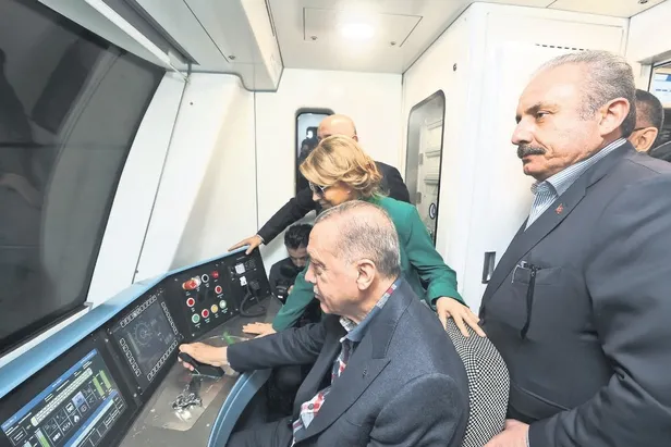 baskan-recep-tayyip-erdogan-turkiyenin-en-hizli-metrosunu-acti-1674432301515.jpeg