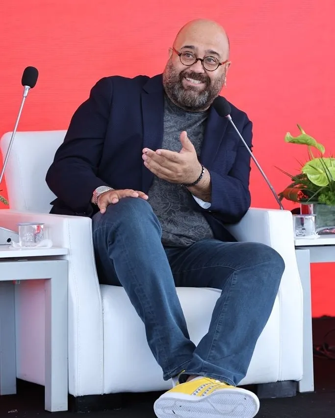 somer-sivrioglu-tum-hikaye-burada-basliyor-deyip-o-apartmanin-onunden-paylasti-baba-kiz-pozu-sosyal-medyayi-sa-1702376940557.jpg Somer Sivrioğlu “Tüm hikaye burada başlıyor” deyip o apartmanın önünden paylaştı! Baba-kız pozu sosyal medyayı salladı-9