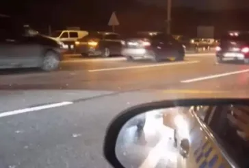 Makas atan maganda 7 aracın kaza yapmasına sebep oldu! Korkunç anlar araç içi kamerasında