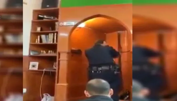 ABD'li polis üniformasıyla ezan okudu