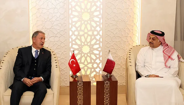 milli-savunma-bakani-hulusi-akar-katarli-mevkidasi-muhammed-el-atiyye-ile-askeri-isbirliklerini-gorustu-1638771600756.jpg Milli Savunma Bakanı Hulusi Akar, Katarlı mevkidaşı Muhammed el-Atiyye ile askeri işbirliklerini görüştü-2