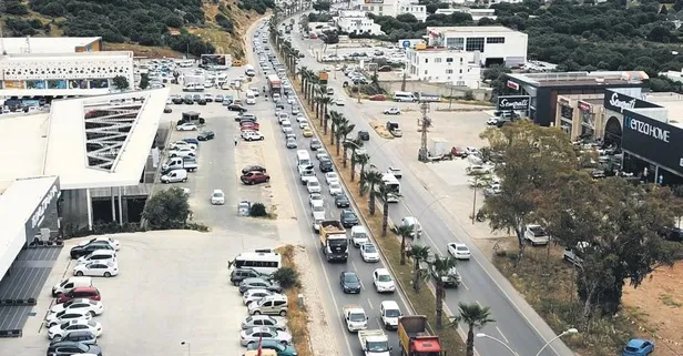 17 günlük tam kapanma, şehirlerarası büyük göçe sahne oldu: Bodrum'da girişte yine uzun kuyruklar oluştu