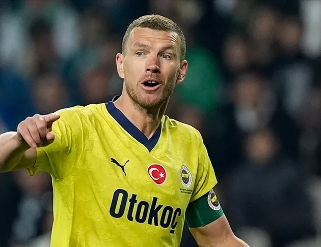 Yenı takımına imzayı atıyor