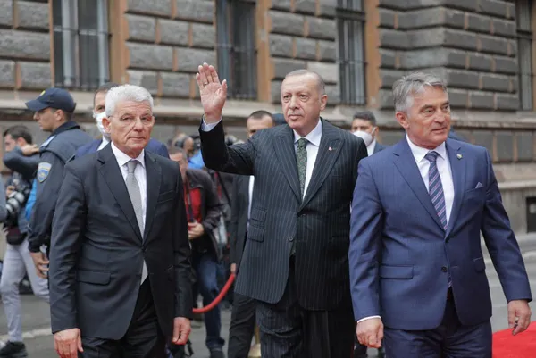 son-dakika-baskan-erdogandan-bosna-ve-karadag-donusu-onemli-aciklamalar-afganistan-secim-baraji-28-subat-pasalari-sosyal-medya-duzenlemesi-1630232369443.jpg SON DAKİKA: Başkan Erdoğan'dan Bosna ve Karadağ dönüşü önemli açıklamalar! Afganistan seçim barajı 28 Şubat paşaları sosyal medya düzenlemesi-6