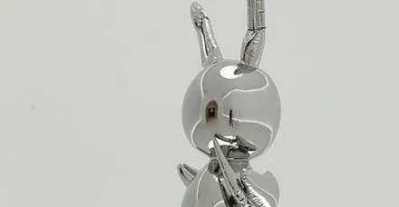 ABD'li heykeltraş Jeff Koons'un ''Tavşan'' heykeli rekor fiyata satıldı