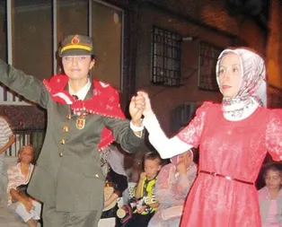 Şırnakta şehit düşen PAMİT Komutanı Astsubay Esma Çevikin hikayesi: Hukuk kazandı askerliği seçti