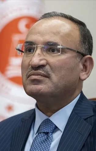 Bakan Bozdağ'dan başörtüsü düzenlemesiyle ilgili flaş açıklama: Başkan Erdoğan'a sunuldu!