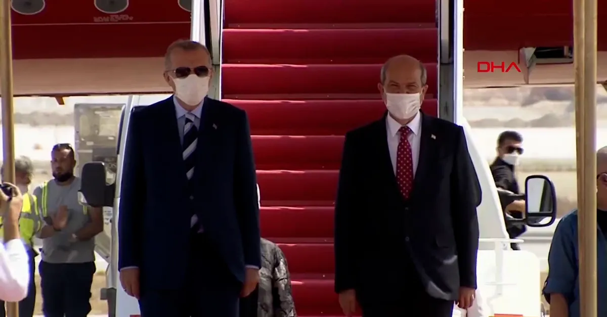 Başkan Erdoğan tarihi ziyaret için KKTC'de! Kuzey Kıbrıs Parlamentosu'nda yapacağı konuşmada müjdeyi açıklayacak