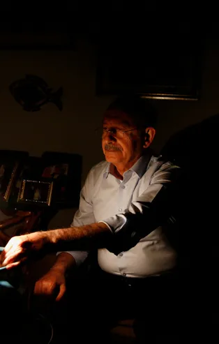 Kılıçdaroğlu karanlıkta oturduğuyla kaldı! Elektrik şovuna tek bir CHP'li destek vermediği gibi ittifak ortakları da tiye aldı