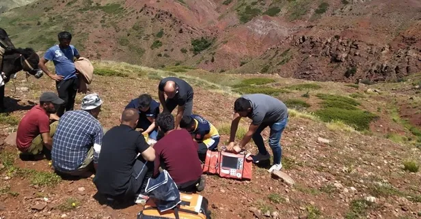Bingöl'de yaylada hastalanan kişi, ambulans helikopterle Erzurum Şehir Hastanesi'ne ulaştırıldı