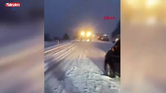 Burdur–Antalya yolunda kar kabusu: Çok sayıda araç mahsur kaldı