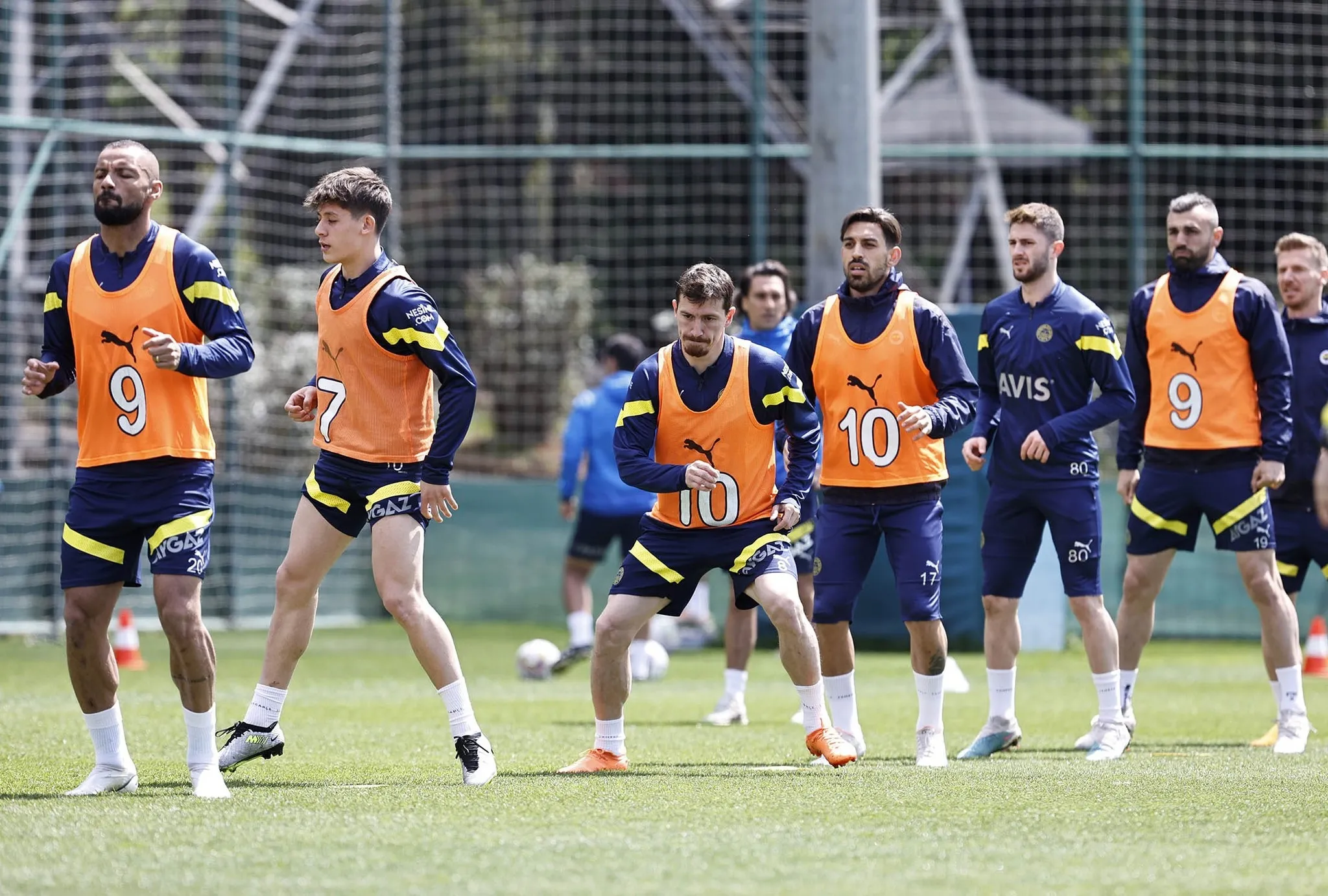 Fenerbahçe'den taraftarı kızdıracak hamle! Galatasaray'ın eski yıldızı geliyor - 11