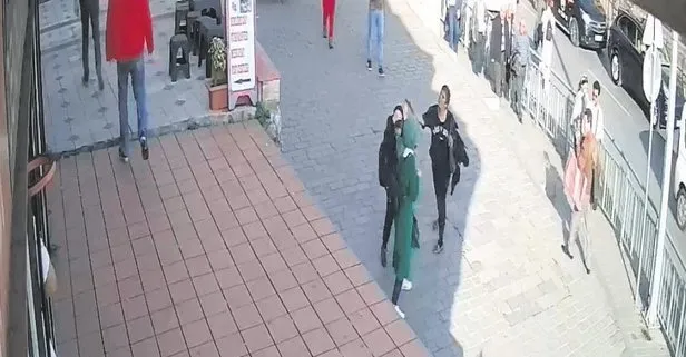 İstanbul Karaköy’de başörtülü öğrencilere çirkin saldırı!
