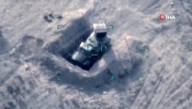 Azerbaycan ordusu Ermeni birliklerini dağıtmaya devam ediyor! 2 tank yok oldu