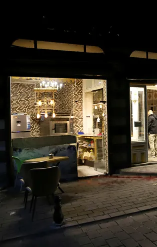 Gaziantep'te silahlar patladı! Ünlü katmerci ve oğluna silahlı saldırı: Orhan Sertkaya hayatını kaybetti