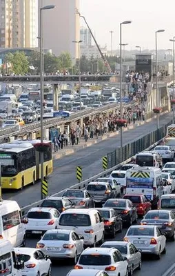 Binlerce araç sahibi dikkat! Bakanlıktan egzoz muayenesi uyarısı