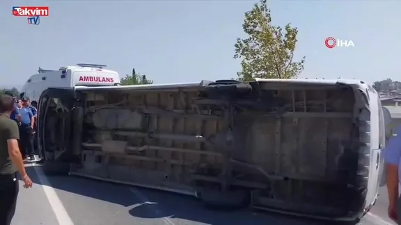 Aydın Söke’de turist midibüsü devrildi: 7 yaralı