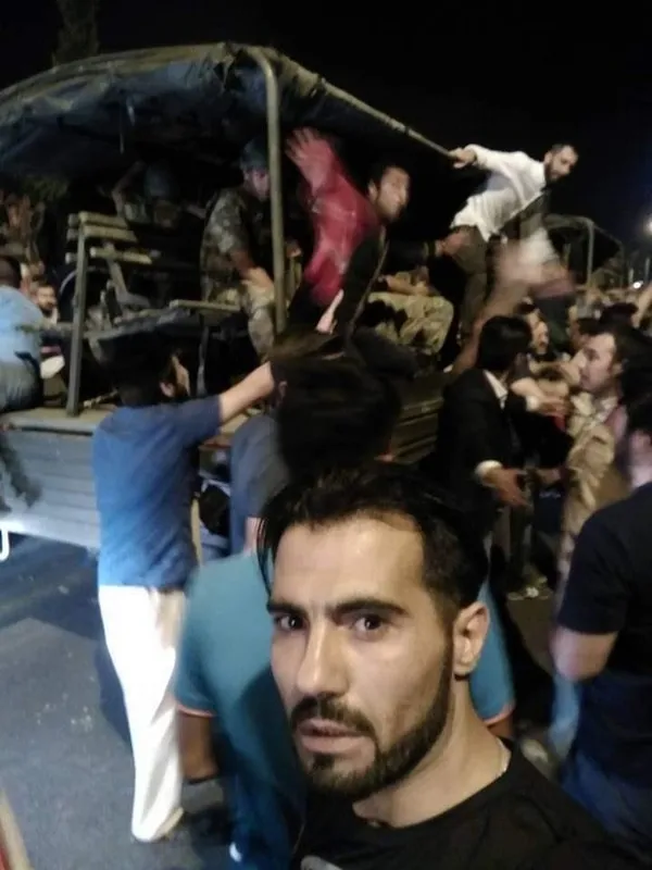 15-temmuz-gecesi-tek-yumurta-ikizlerini-fetocu-hainlerin-bombasi-ayirdi-esini-aradi-helallik-istedi-dakikalar-1656738095133.jpeg 15 Temmuz gecesi tek yumurta ikizlerini FETÖ'cü hainlerin bombası ayırdı! Eşini aradı helallik istedi dakikalar sonra şehit oldu-2