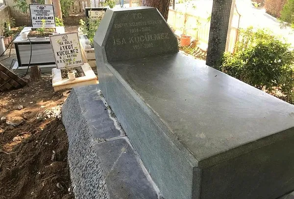 Antalya'da biyolojik babanın tespiti için 18 yıllık mezar açıldı-2