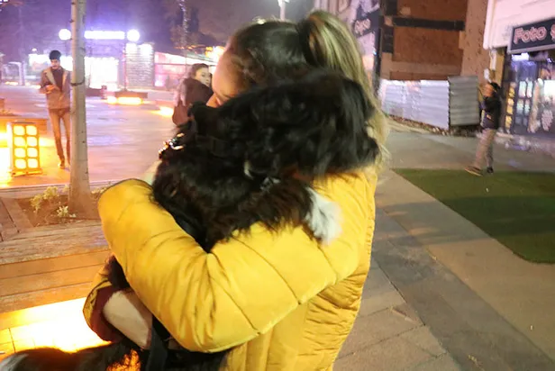 Son dakika: Bolu'daki deprem vatandaşları sokağa döktü-2