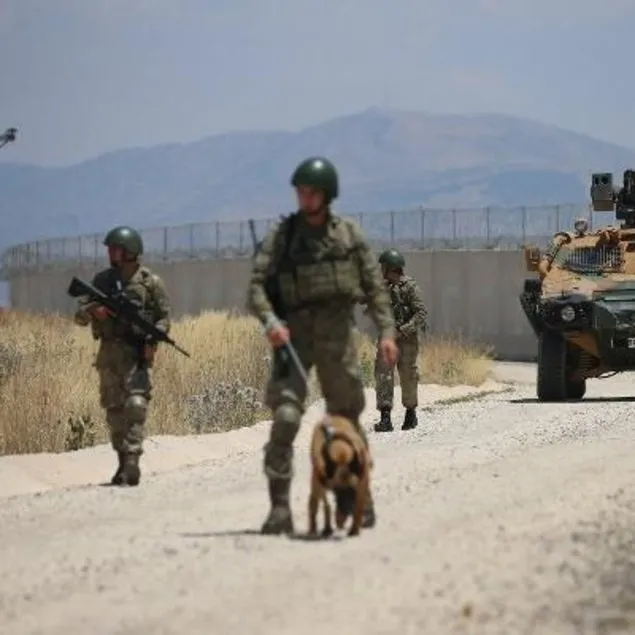 Türkiye’ye girmeye çalışan 1’i PKK’lı 4 kişi yakalandı