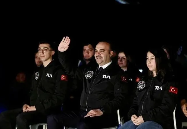 alper-gezeravci-uzaydan-sanayi-ve-teknoloji-bakani-kacir-ile-gorustu-1706291839167.jpeg Alper Gezeravcı uzaydan Sanayi ve Teknoloji Bakanı Kacır ile görüştü-7