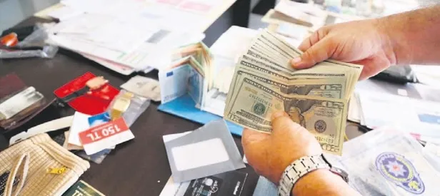 Bursları çaldılar